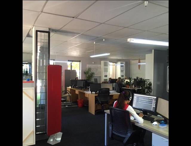 209M² OFFICE RENTED IN WESTLAKE